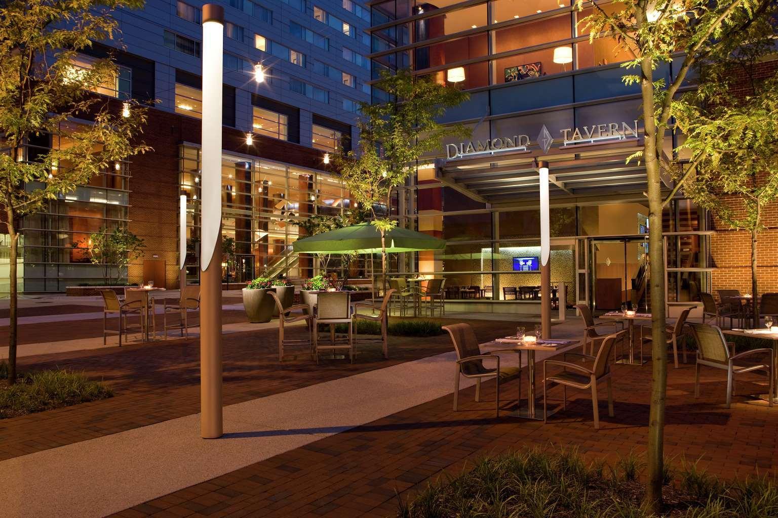 Hilton Inner Harbor Hotel 4*