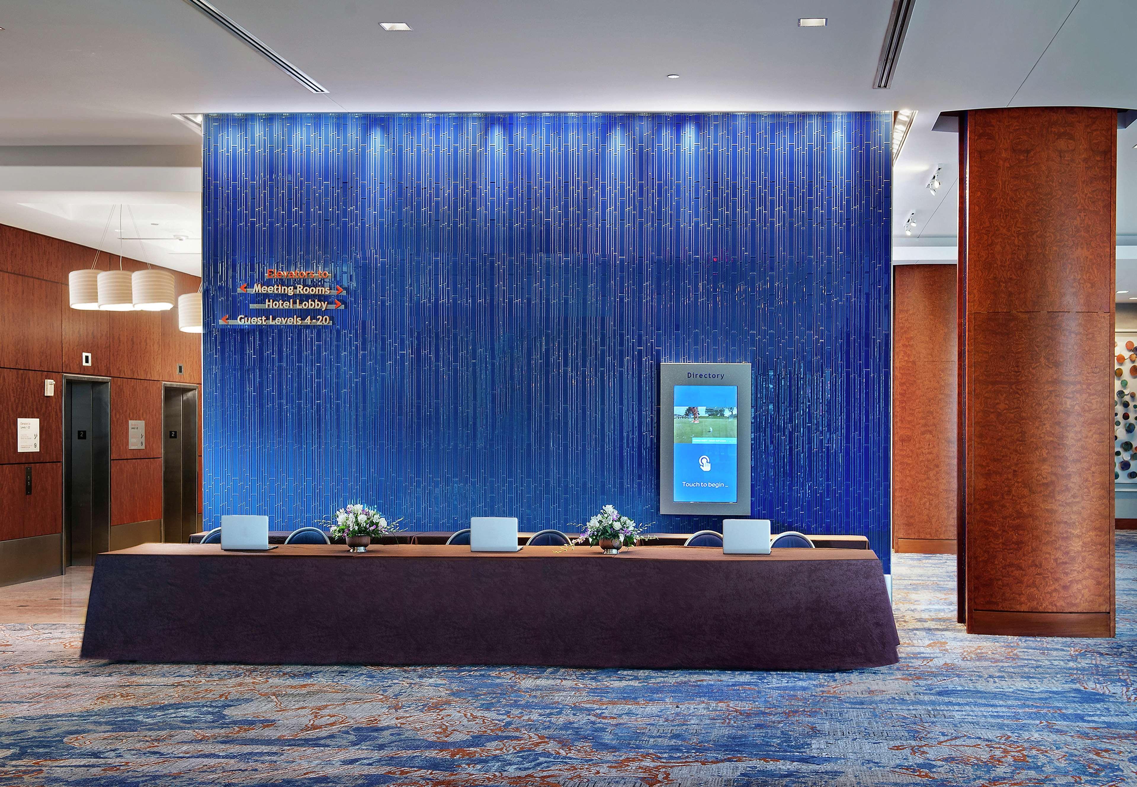 Hotel Hilton Inner Harbor 4*