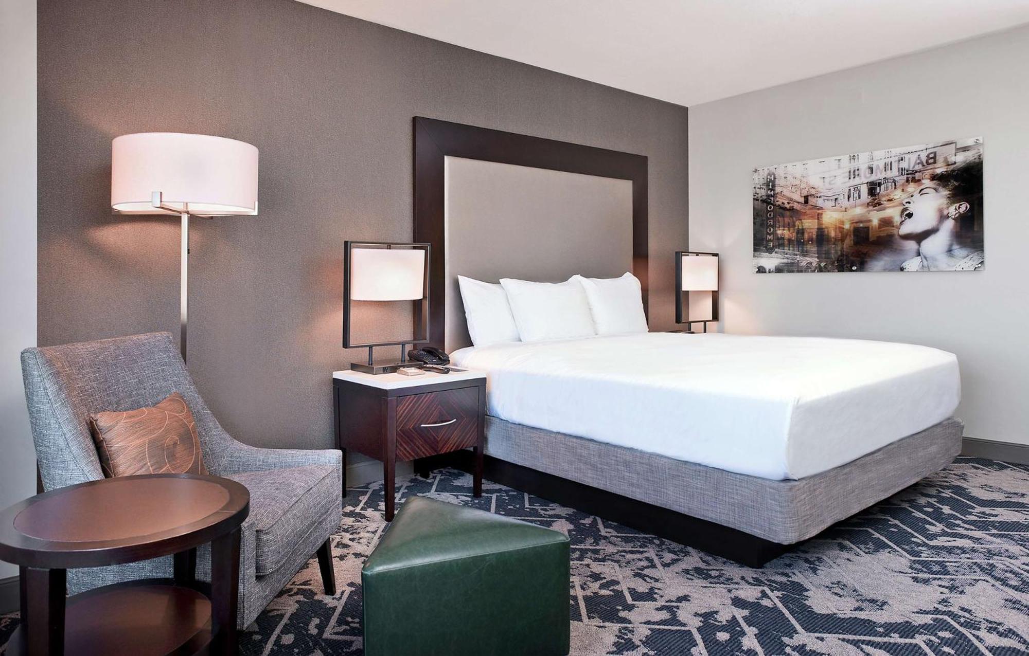 Hilton Inner Harbor Hotel 4*